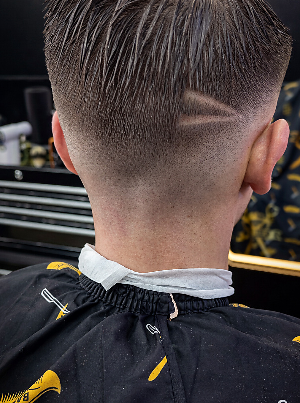 Coupe soignée réalisée au F Barbershop